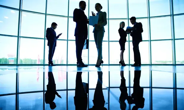 Businesspeople-office-Article-201604011958